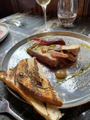 Hugo Brasserie - Photo 8