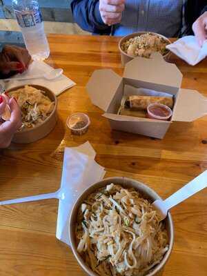 Wok ‘n’ Roll Thai Noodle Bar