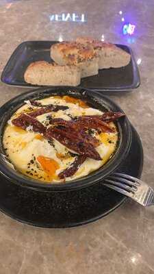 Afiyet Restaurant And Bar