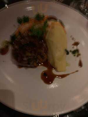 Commons Club Restaurant & Bar