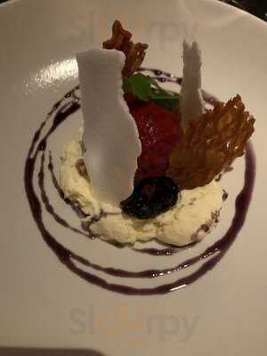 Commons Club Restaurant & Bar