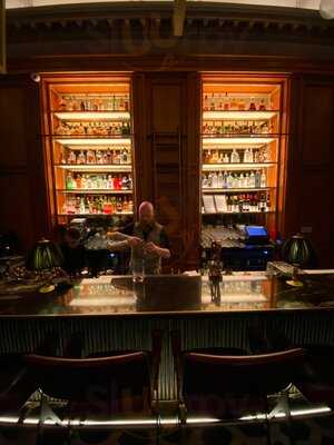 Commons Club Restaurant & Bar