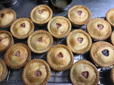 Dave's Pie And Ale Shop