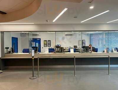 Greggs - Queens Square Bus Station