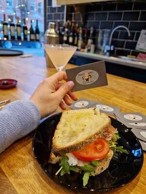 Ombretta & Ante's Winehouse