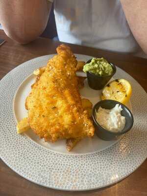 Houstons Bar And Grill