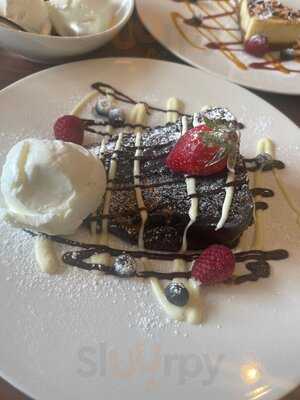 Houstons Bar And Grill