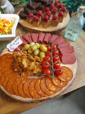 Mad Hatter Plant Based Bistro & Takeaway