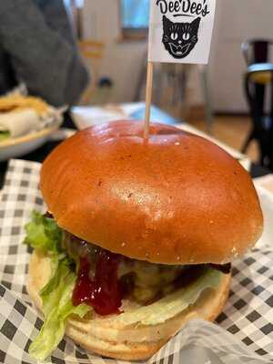 Dee Dees Vegan Cafe