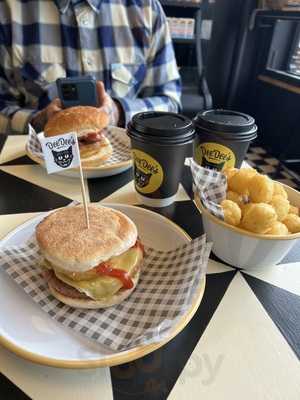 Dee Dees Vegan Cafe