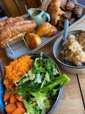 Smoke & Mirrors - Bbq & Bar