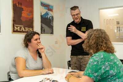 Food And Board - Board Game Cafe