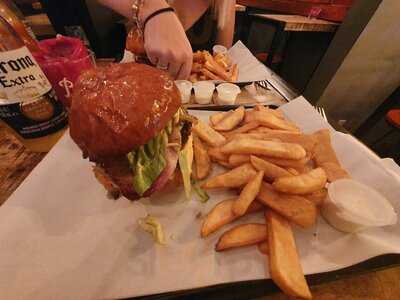 Clydee’s Brunch And Burger Bar