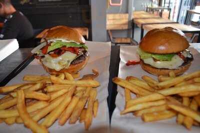 Clydee’s Brunch And Burger Bar