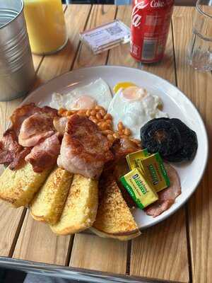 Clydee’s Brunch And Burger Bar