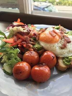 Marcopolo Bakery & Cafe