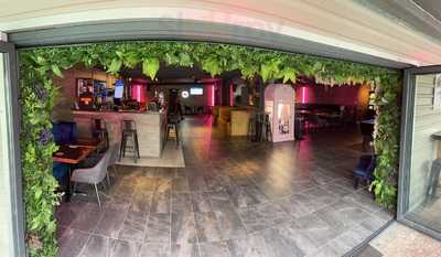 Tinker's Bar & Eatery