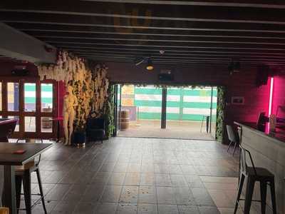 Tinker's Bar & Eatery