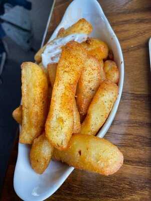 Jonathans In The Roundhouse