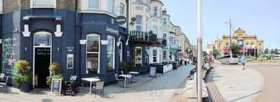 Christopher's Bar And Resturaunt