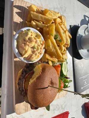 Christopher's Bar And Resturaunt