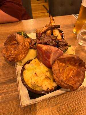 Carniboar Steakhouse