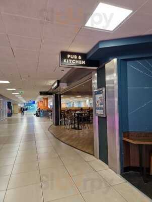 Pub And Kitchen John Lennon Airport