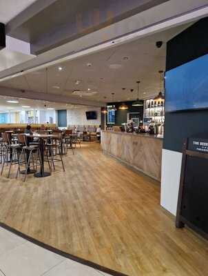 Pub And Kitchen John Lennon Airport
