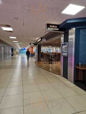 Pub And Kitchen John Lennon Airport