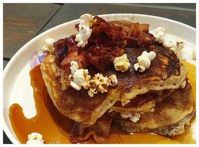 Kumquat Bar & Restaurant