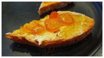 Kumquat Bar & Restaurant