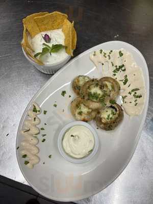 Absoloot Restaurant & Bar