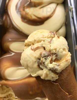 Scoops Ice Cream & Coffee Bar Porthcawl