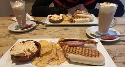 The Lazy Lizard Cafe