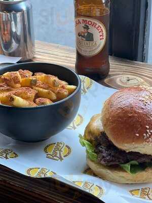 Chuck And Blade Burgers