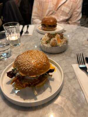 Burger&beyond Soho