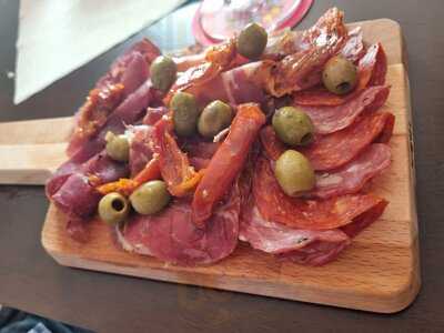 Pie And Oyster At The York