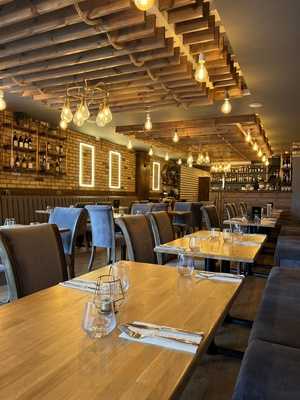 Raras Corner Mediterranean Brasserie&bar