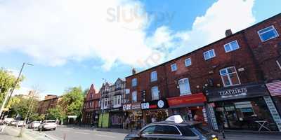 Creams Coffee & Desserts