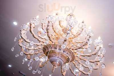 Creams Coffee & Desserts