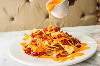 Creams Coffee & Desserts