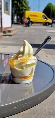 Choi'ce Cake And Coffee