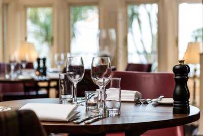 The Bay Restaurant At Orestone Manor