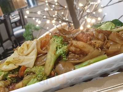 Golden Spoon Thai Restuarant. Ilford