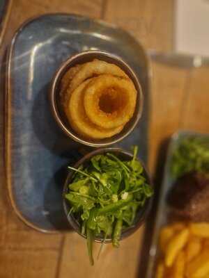 Brooke's Bar And Bistro