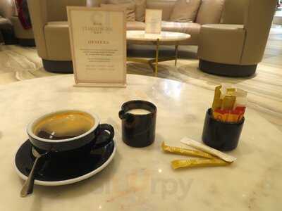 H Beauty Champagne Bar