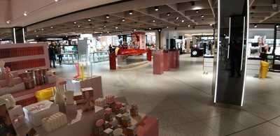 H Beauty Champagne Bar