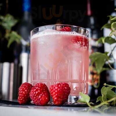 The Cromwell Grill & Wine Bar