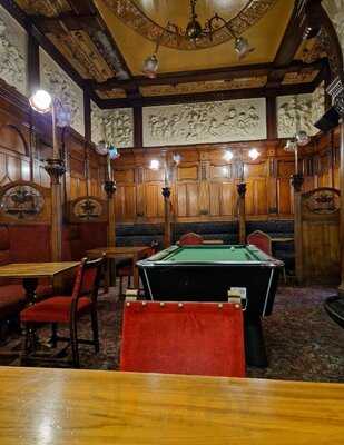 The Vines Pub (the Big House)