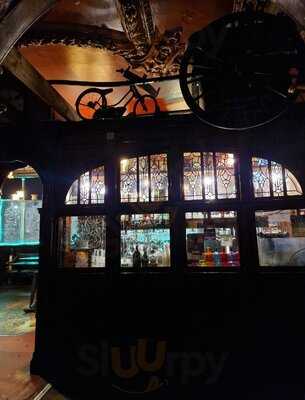 The Vines Pub (the Big House)